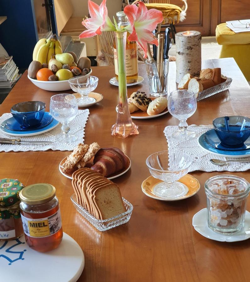 A L'Ecole Buissonniere, Chambre D'Hotes En Sidobre Lacrouzette エクステリア 写真